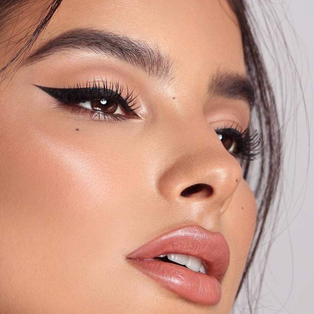 Rose berry deer eyeliner